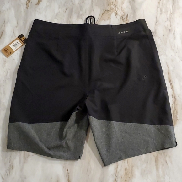 Dakine Cyclone 20" Boardshorts Board Shorts Men's 32" Waist - Picture 2 of 9